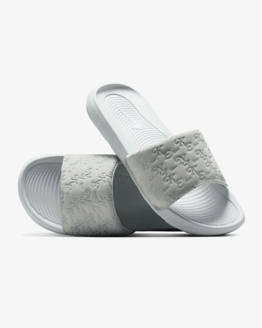Тапочки Nike Victori One HQ7022-011