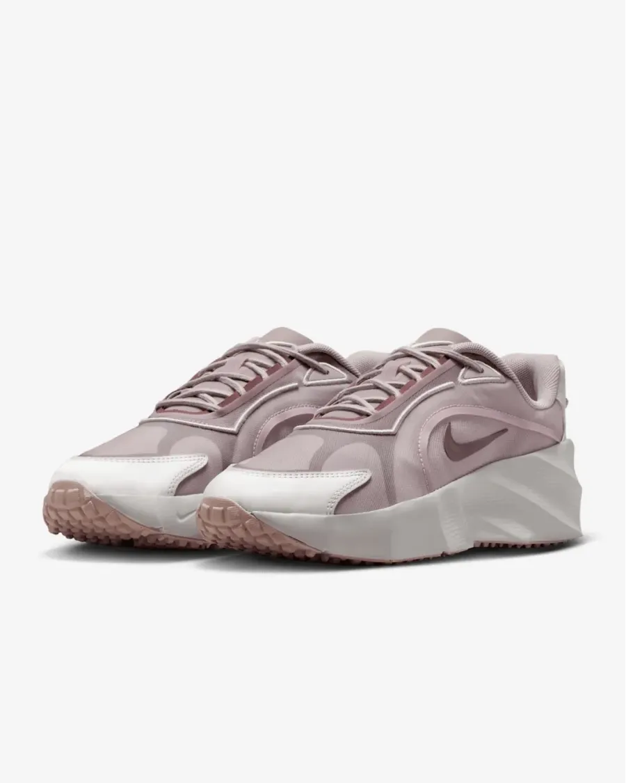 Кросівки Nike Aura Edge HQ7025-001