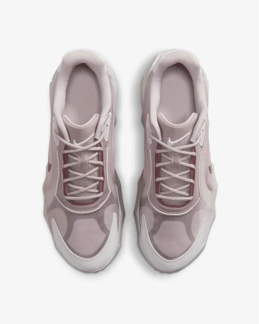 Кросівки Nike Aura Edge HQ7025-001