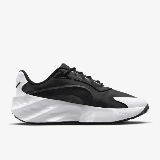 Кросівки Nike Aura Edge HQ7025-002