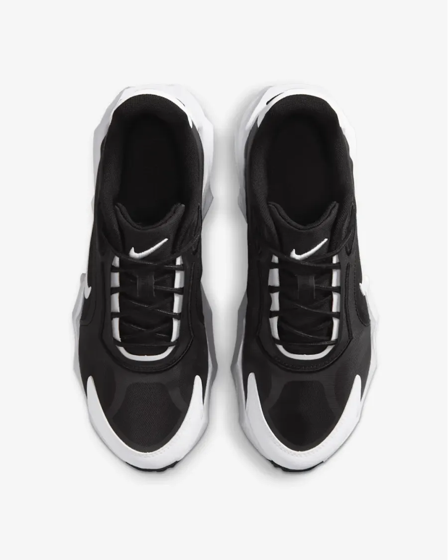 Кросівки Nike Aura Edge HQ7025-002