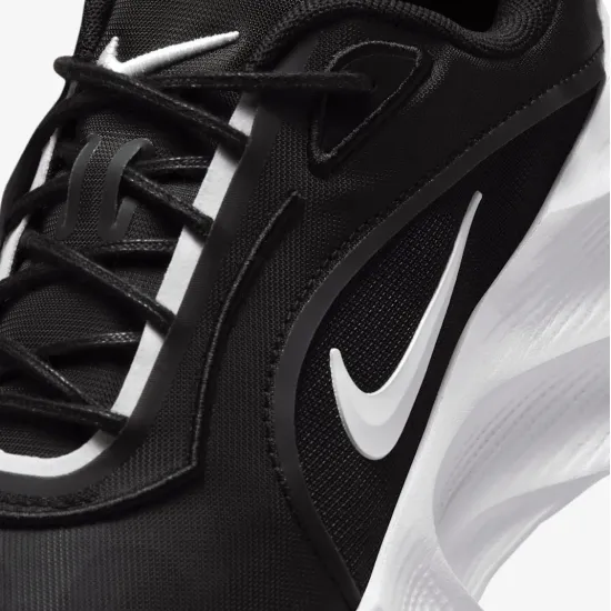 Кросівки Nike Aura Edge HQ7025-002