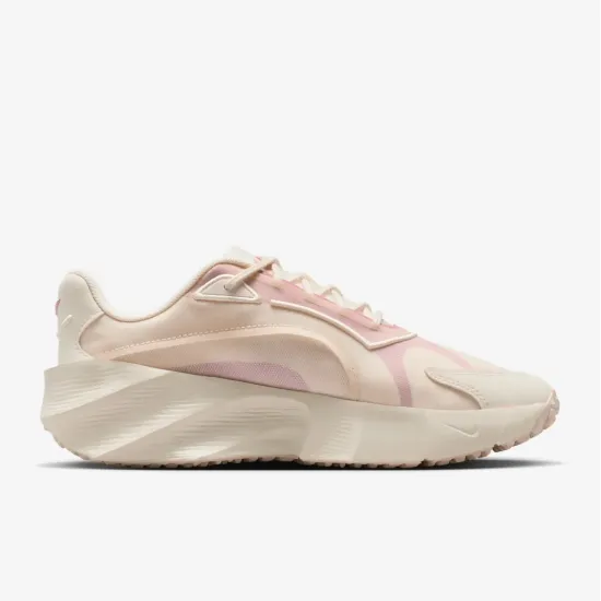 Кросівки Nike Aura Edge HQ7025-100