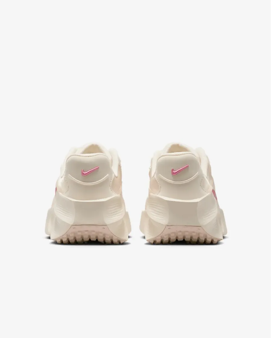Кросівки Nike Aura Edge HQ7025-100
