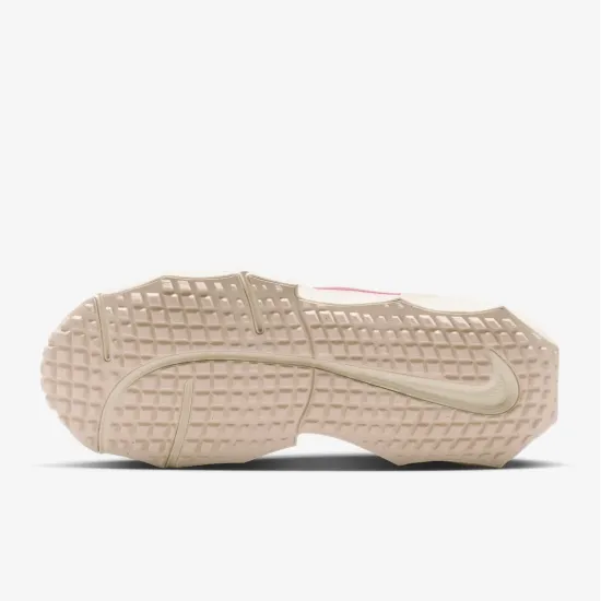 Кросівки Nike Aura Edge HQ7025-100