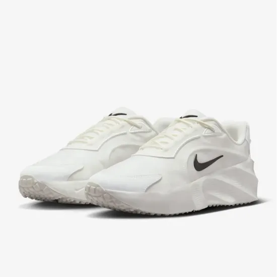 Кросівки Nike Aura Edge HQ7025-101