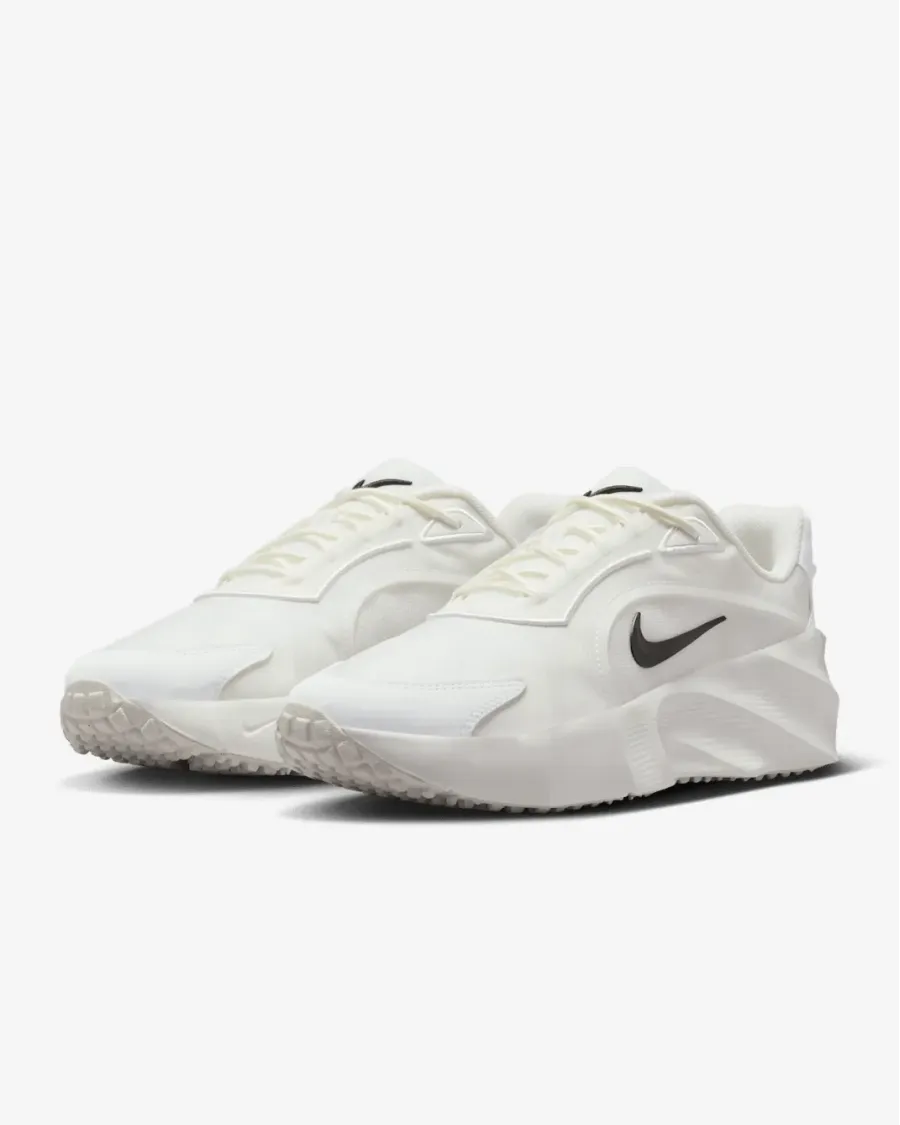 Кросівки Nike Aura Edge HQ7025-101
