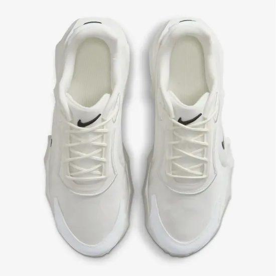 Кросівки Nike Aura Edge HQ7025-101