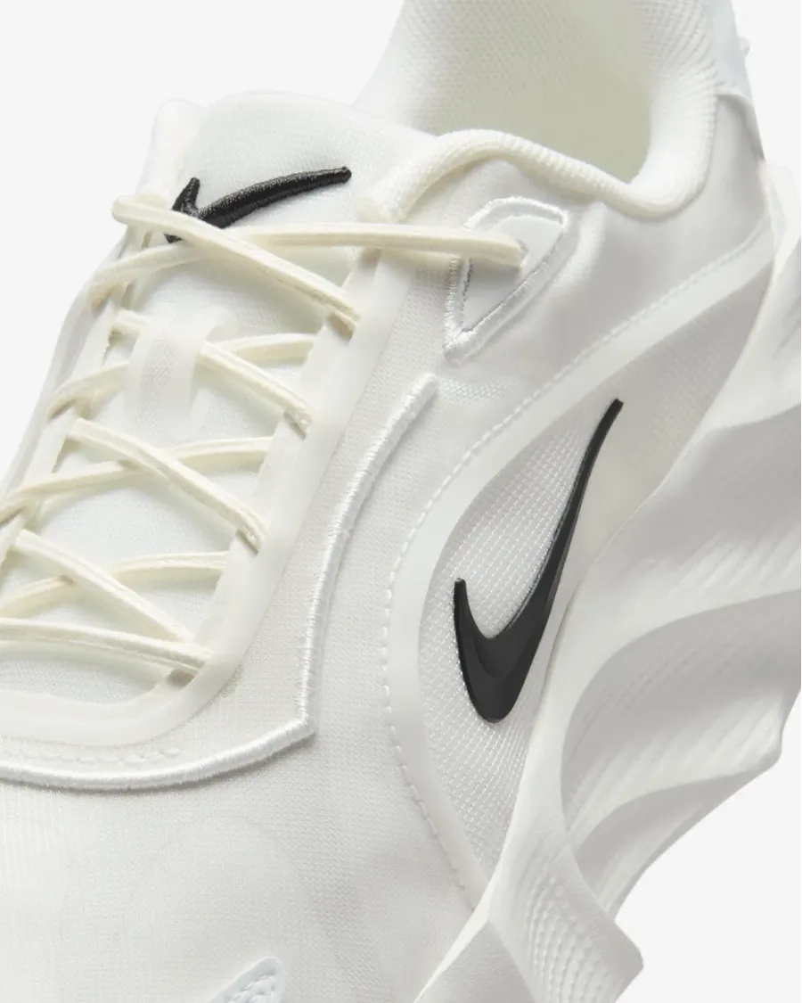 Кросівки Nike Aura Edge HQ7025-101
