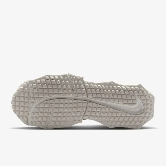 Кросівки Nike Aura Edge HQ7025-101