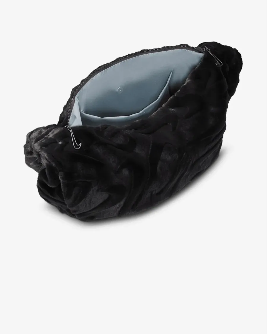 Сумка Nike Sportswear Faux Fur Slouchy HQ7515-010