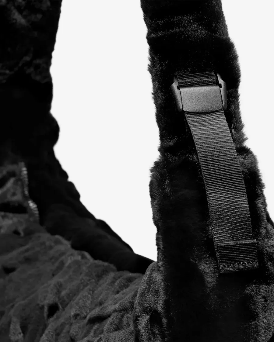 Сумка Nike Sportswear Faux Fur Slouchy HQ7515-010