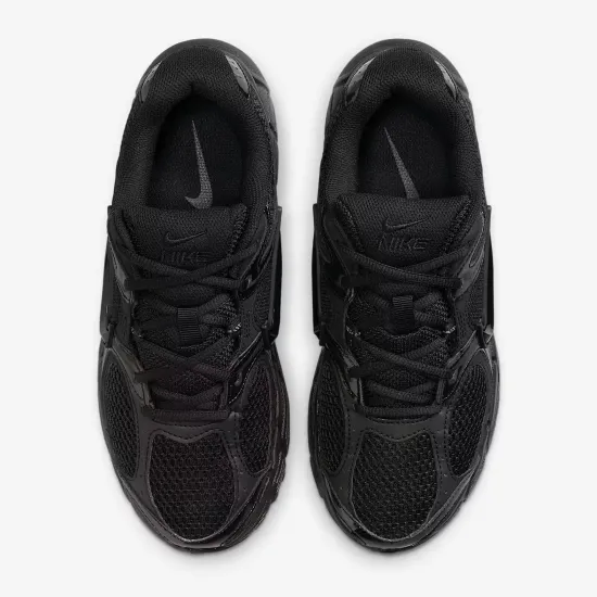 Кросівки Nike V5 RNR HQ7901-001
