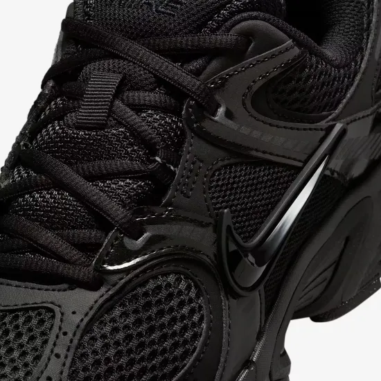 Кросівки Nike V5 RNR HQ7901-001