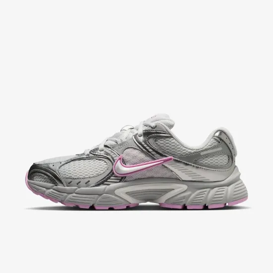 Кросівки Nike V5 RNR HQ7901-009