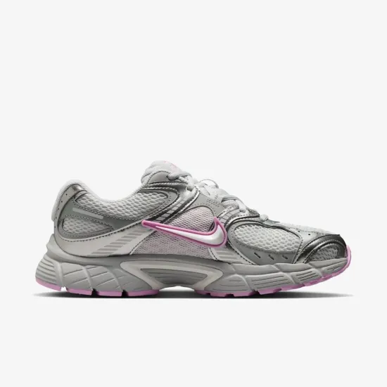 Кросівки Nike V5 RNR HQ7901-009
