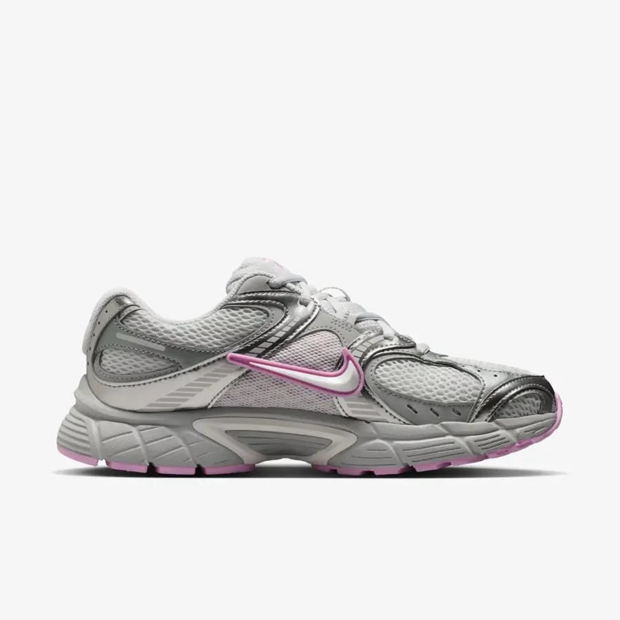 Кросівки Nike V5 RNR HQ7901-009