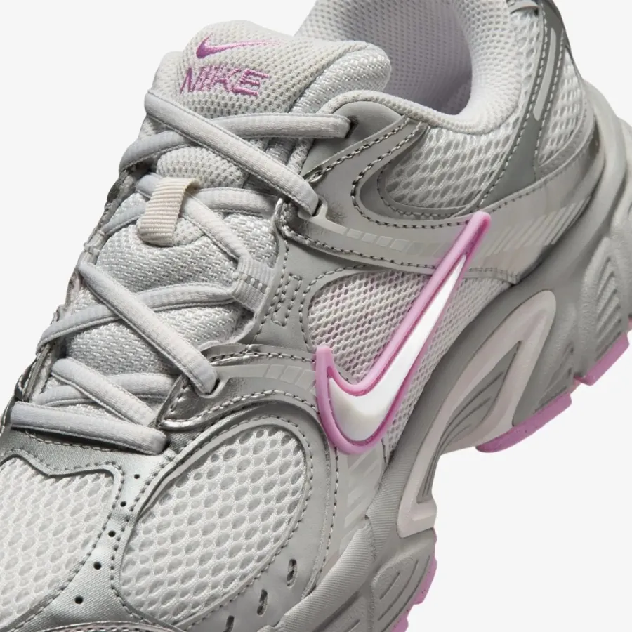 Кросівки Nike V5 RNR HQ7901-009