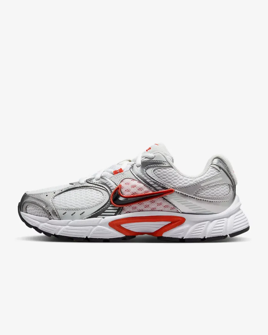 Кросівки Nike V5 RNR HQ7901-100