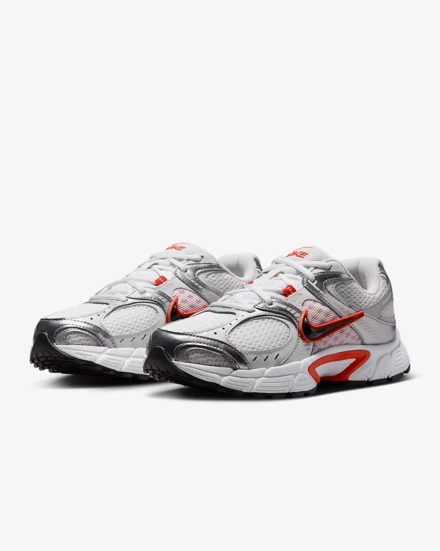 Кросівки Nike V5 RNR HQ7901-100