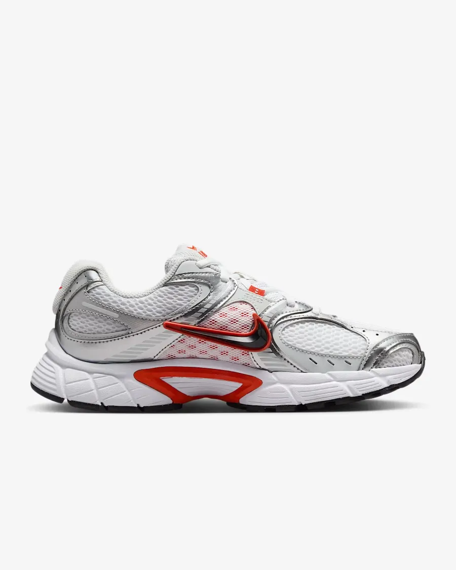 Кросівки Nike V5 RNR HQ7901-100