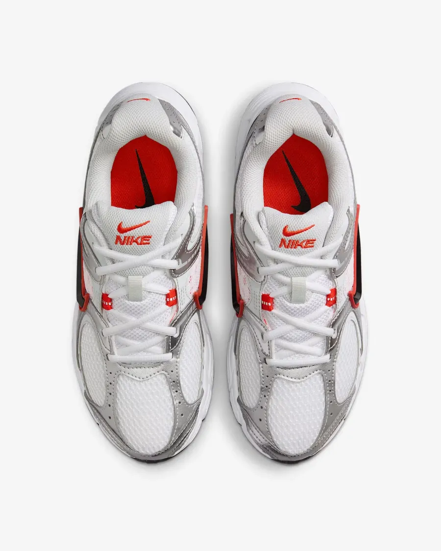 Кросівки Nike V5 RNR HQ7901-100