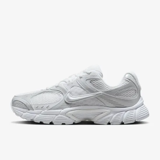 Кросівки Nike V5 RNR HQ7901-101
