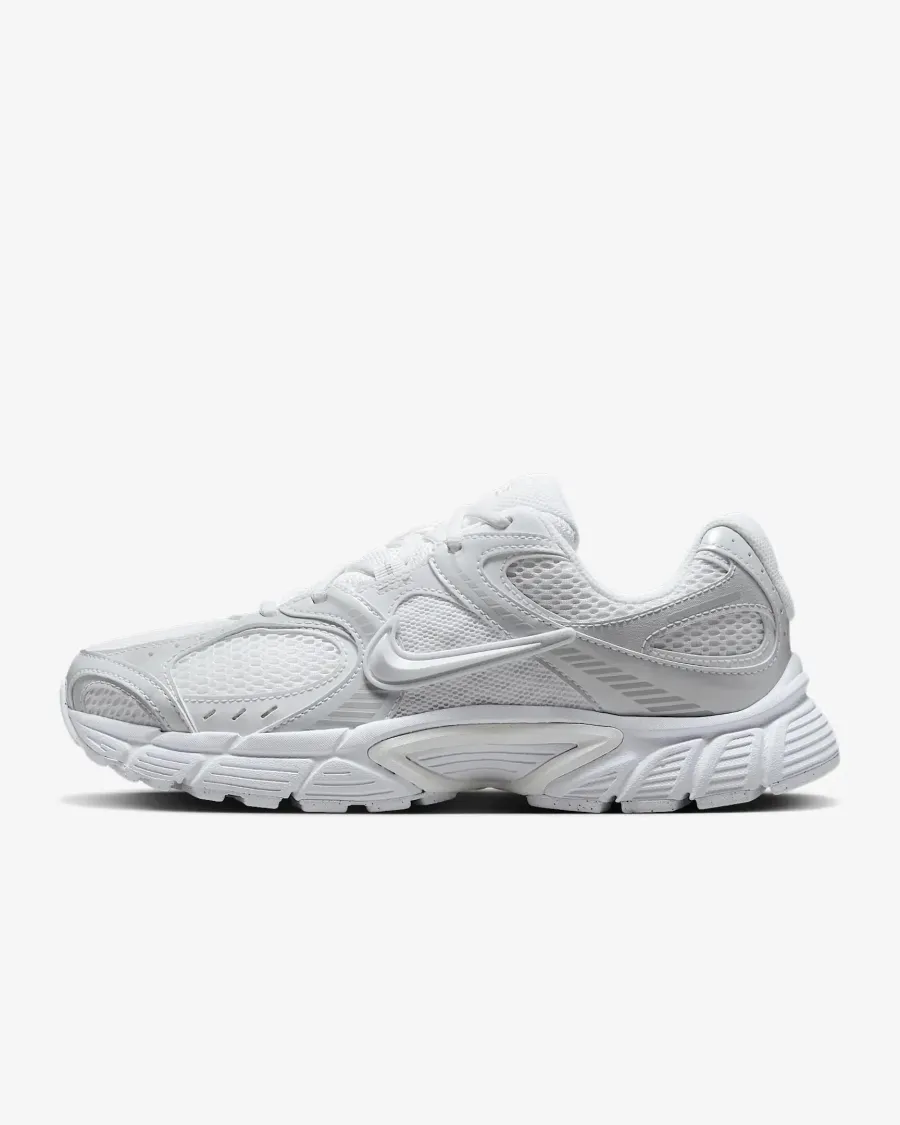 Кросівки Nike V5 RNR HQ7901-101