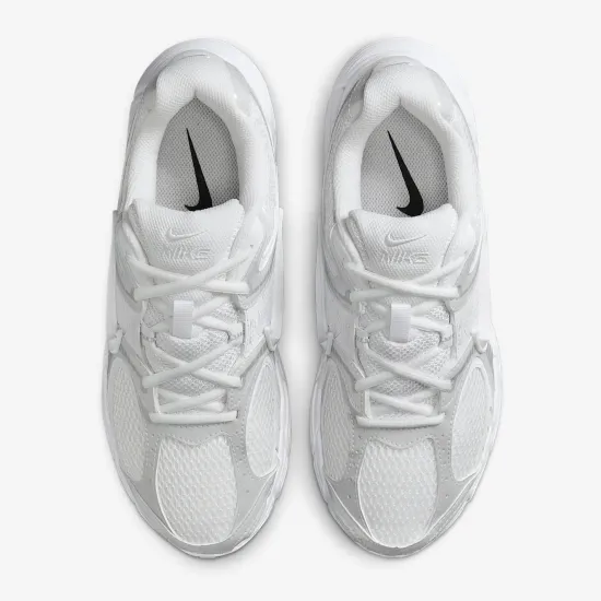Кросівки Nike V5 RNR HQ7901-101