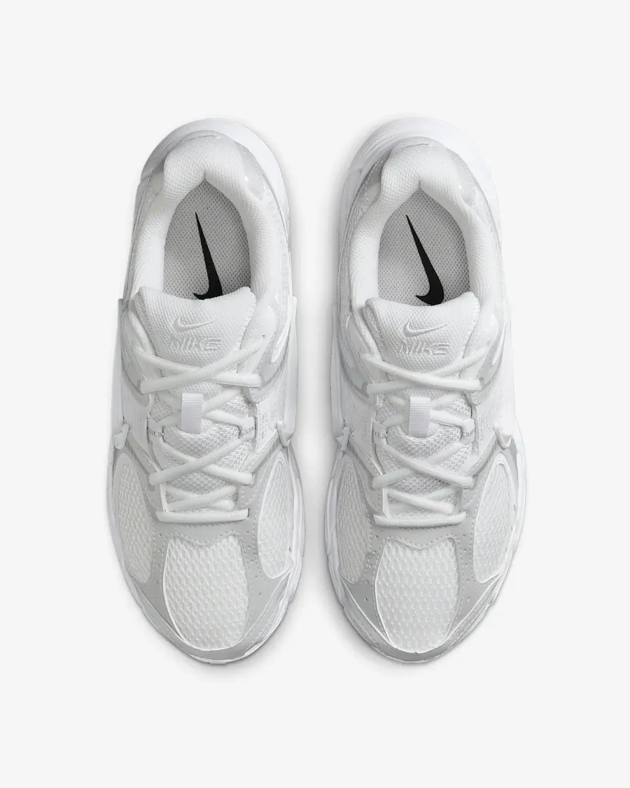 Кросівки Nike V5 RNR HQ7901-101