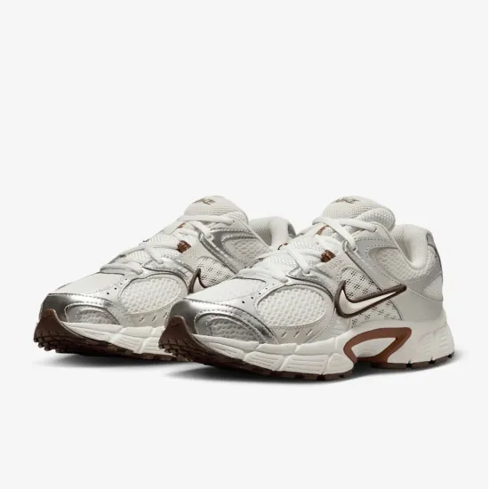 Кросівки Nike V5 RNR HQ7901-102