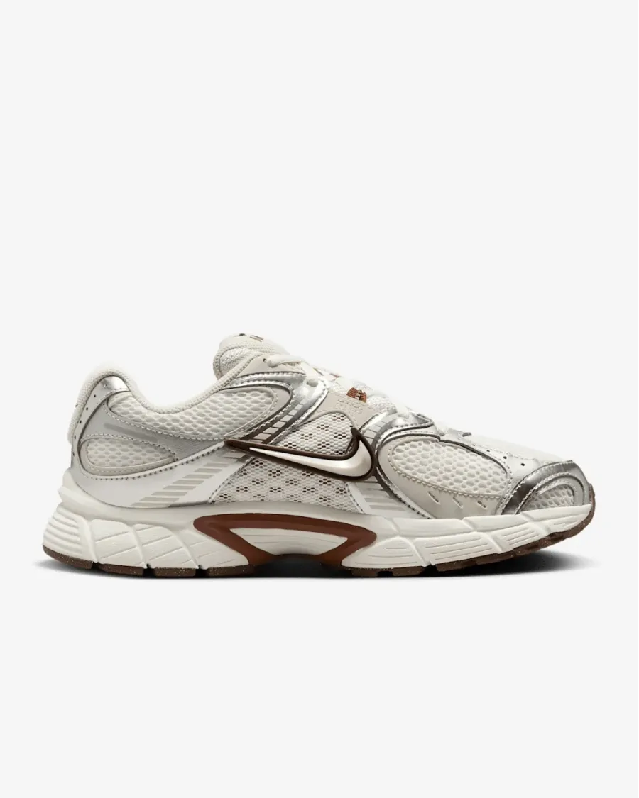 Кросівки Nike V5 RNR HQ7901-102