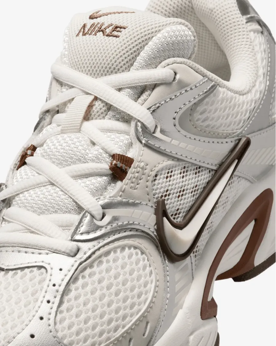 Кросівки Nike V5 RNR HQ7901-102