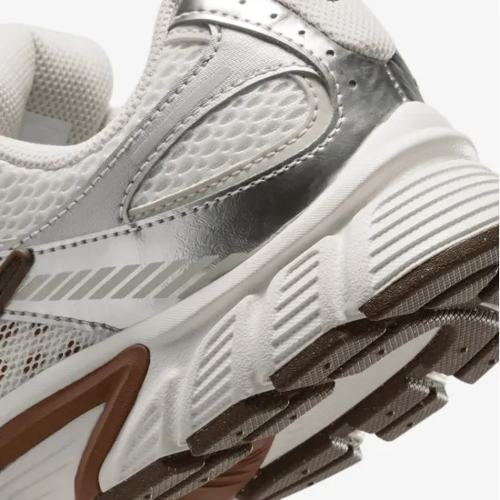 Кросівки Nike V5 RNR HQ7901-102