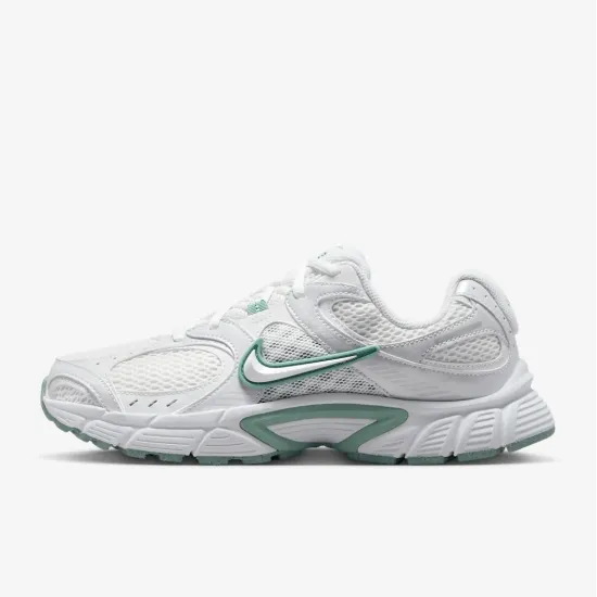 Кросівки Nike V5 RNR HQ7901-106