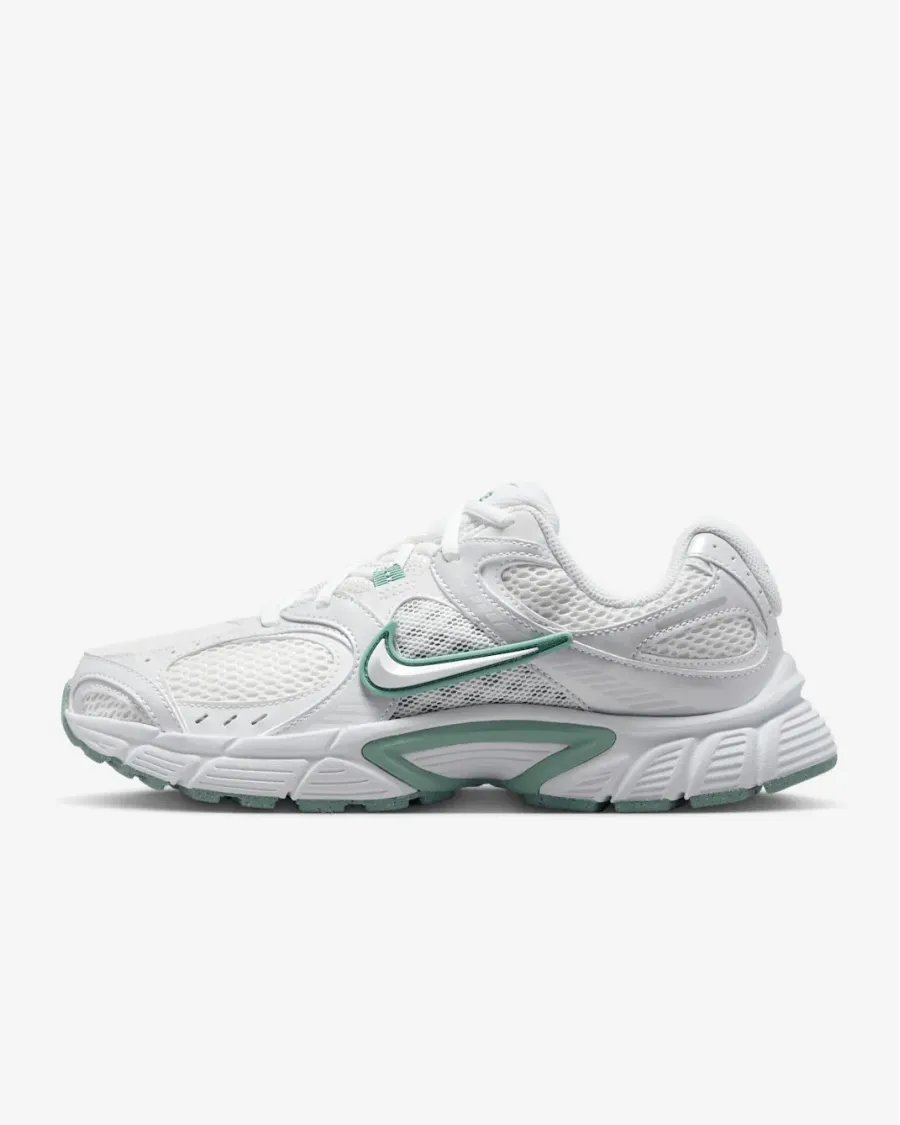 Кросівки Nike V5 RNR HQ7901-106