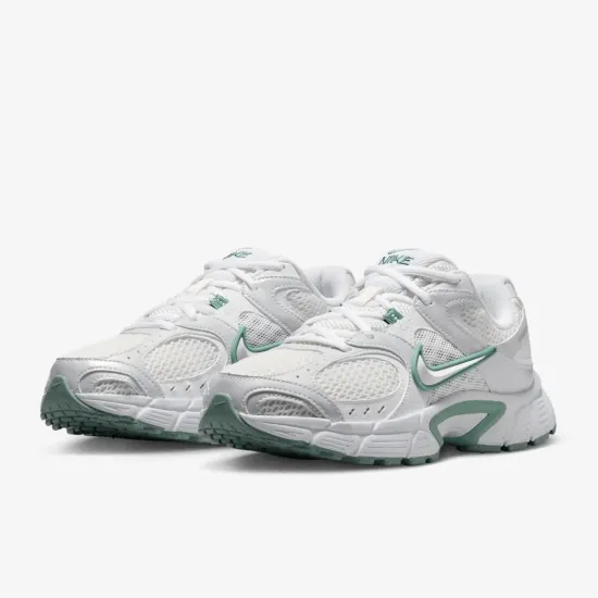 Кросівки Nike V5 RNR HQ7901-106