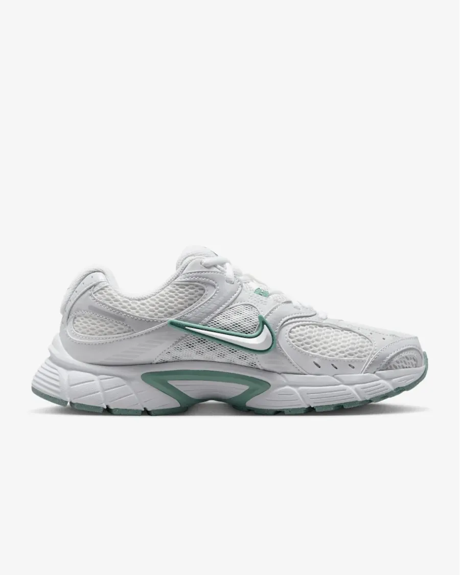 Кросівки Nike V5 RNR HQ7901-106