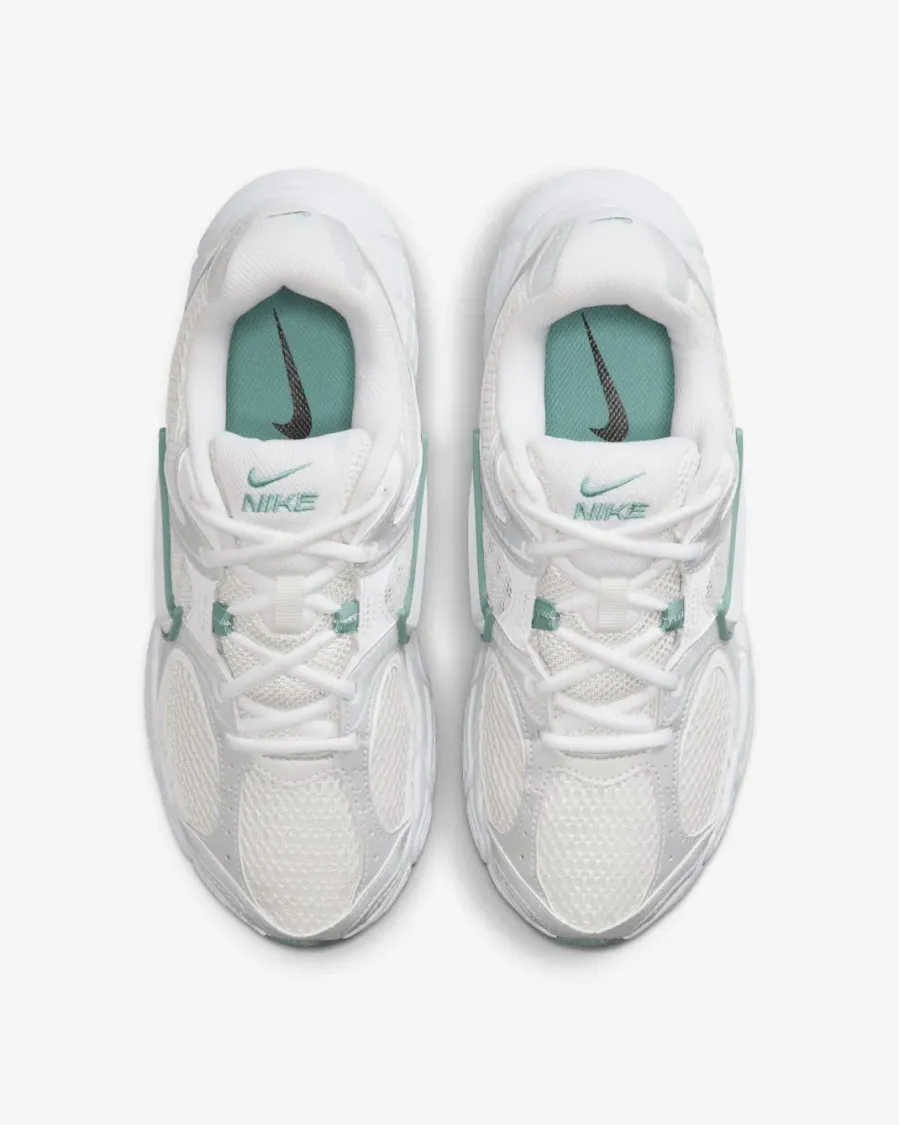 Кросівки Nike V5 RNR HQ7901-106