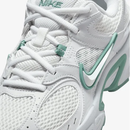 Кросівки Nike V5 RNR HQ7901-106