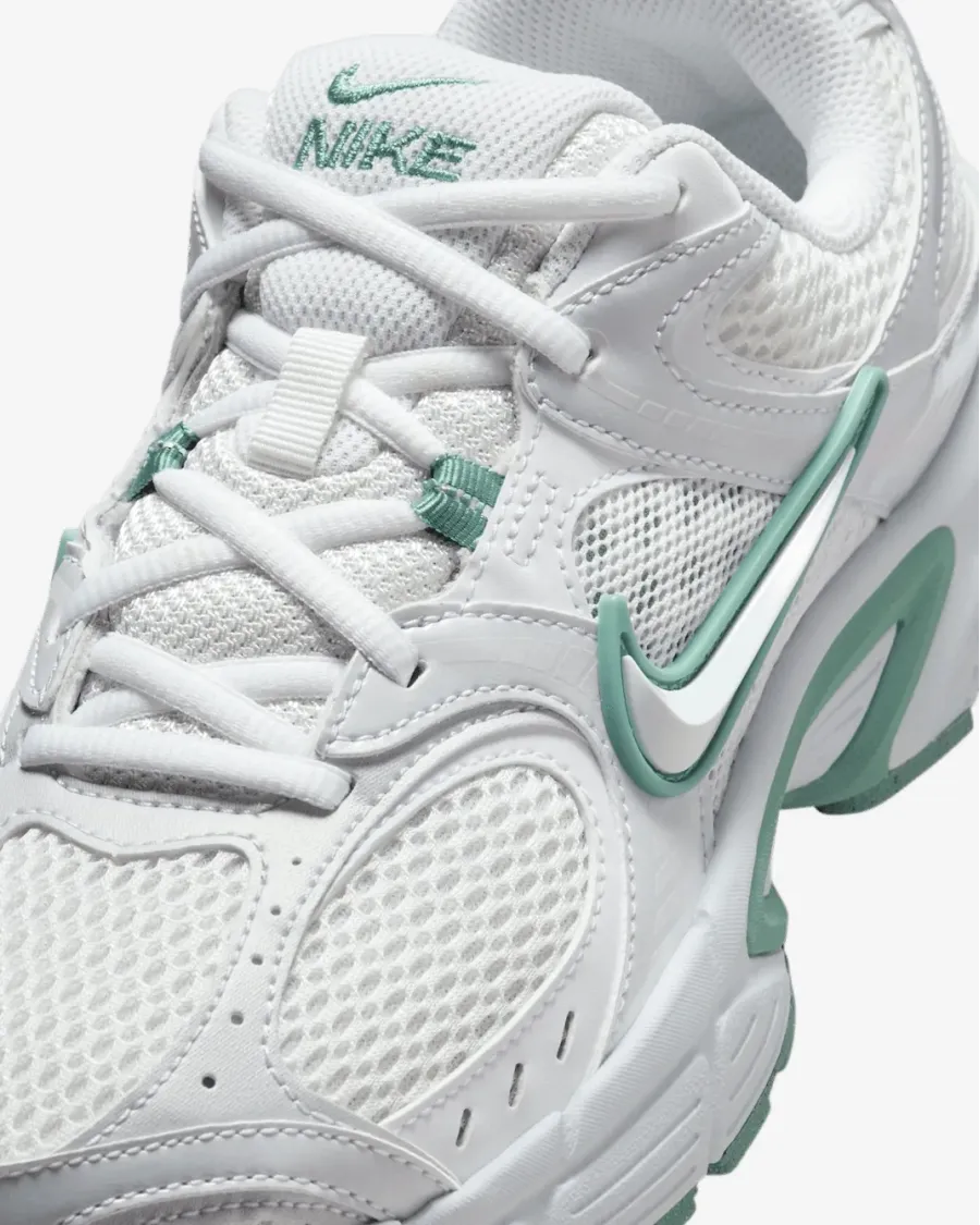 Кросівки Nike V5 RNR HQ7901-106