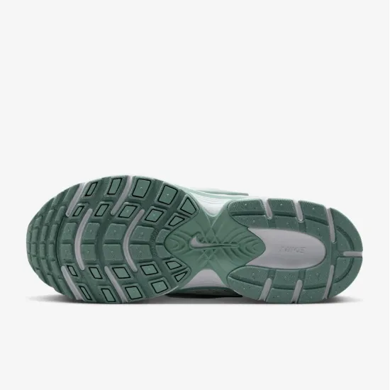 Кросівки Nike V5 RNR HQ7901-106