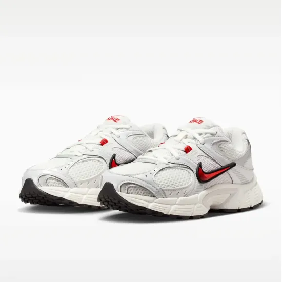 Кросівки Nike V5 RNR HQ7901-108