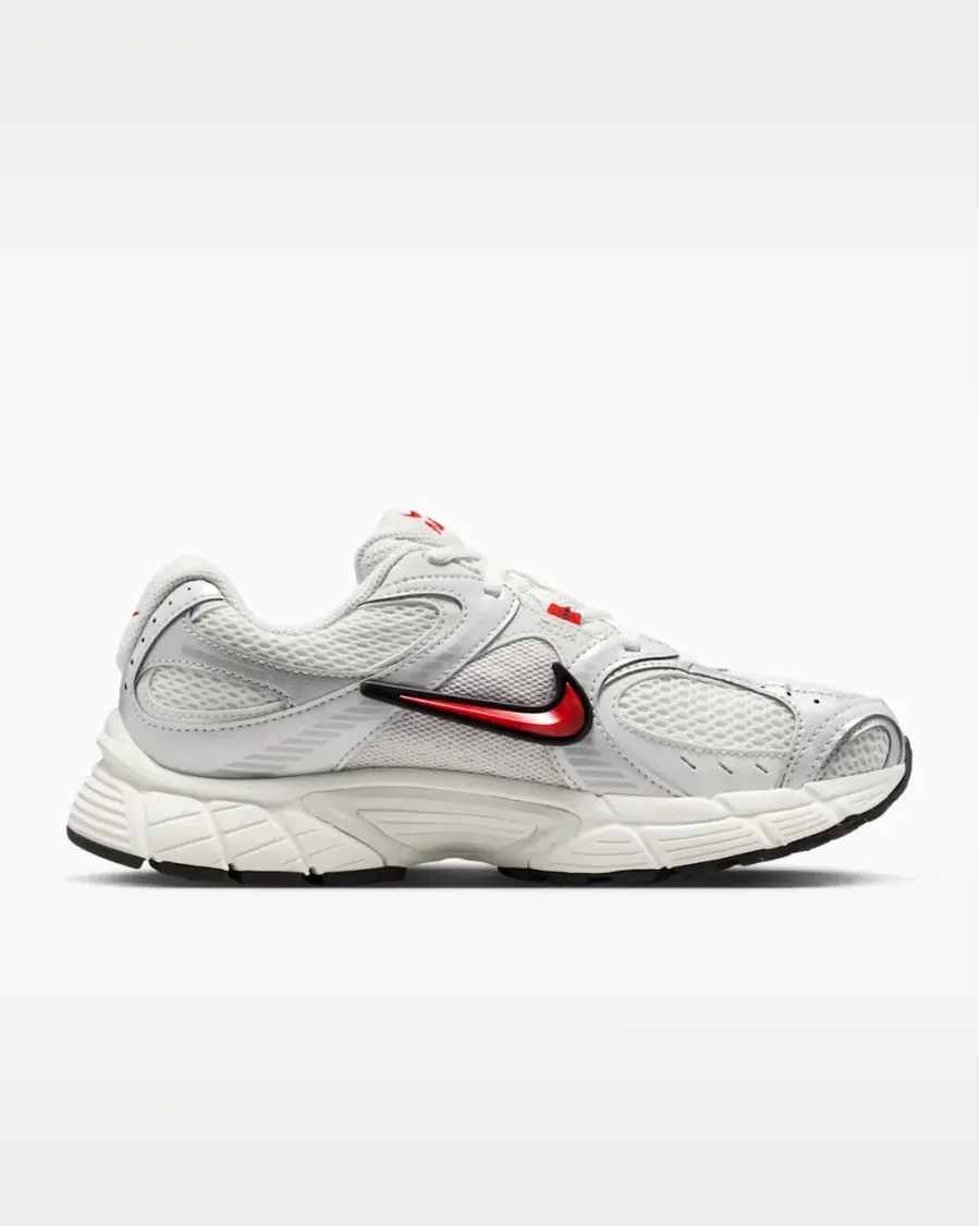 Кросівки Nike V5 RNR HQ7901-108