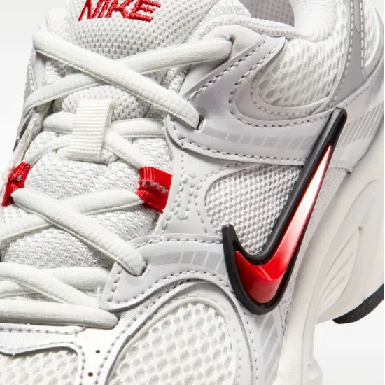 Кросівки Nike V5 RNR HQ7901-108