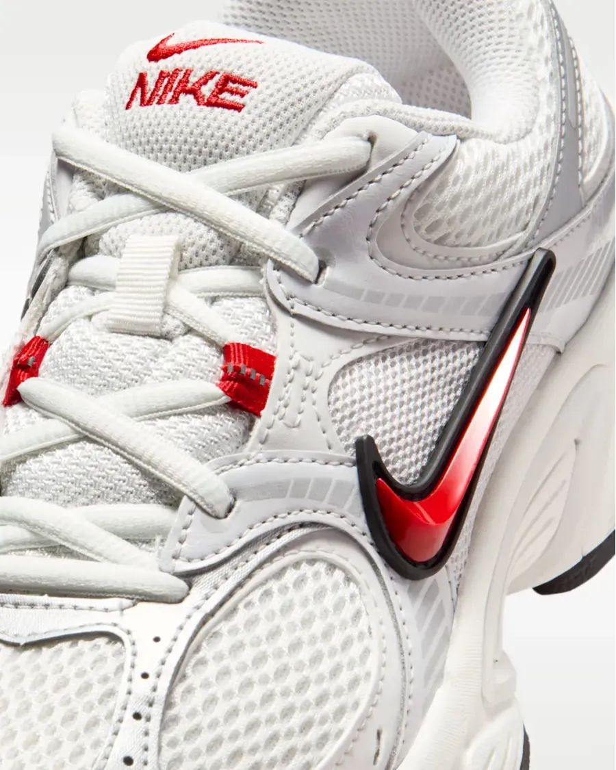 Кросівки Nike V5 RNR HQ7901-108