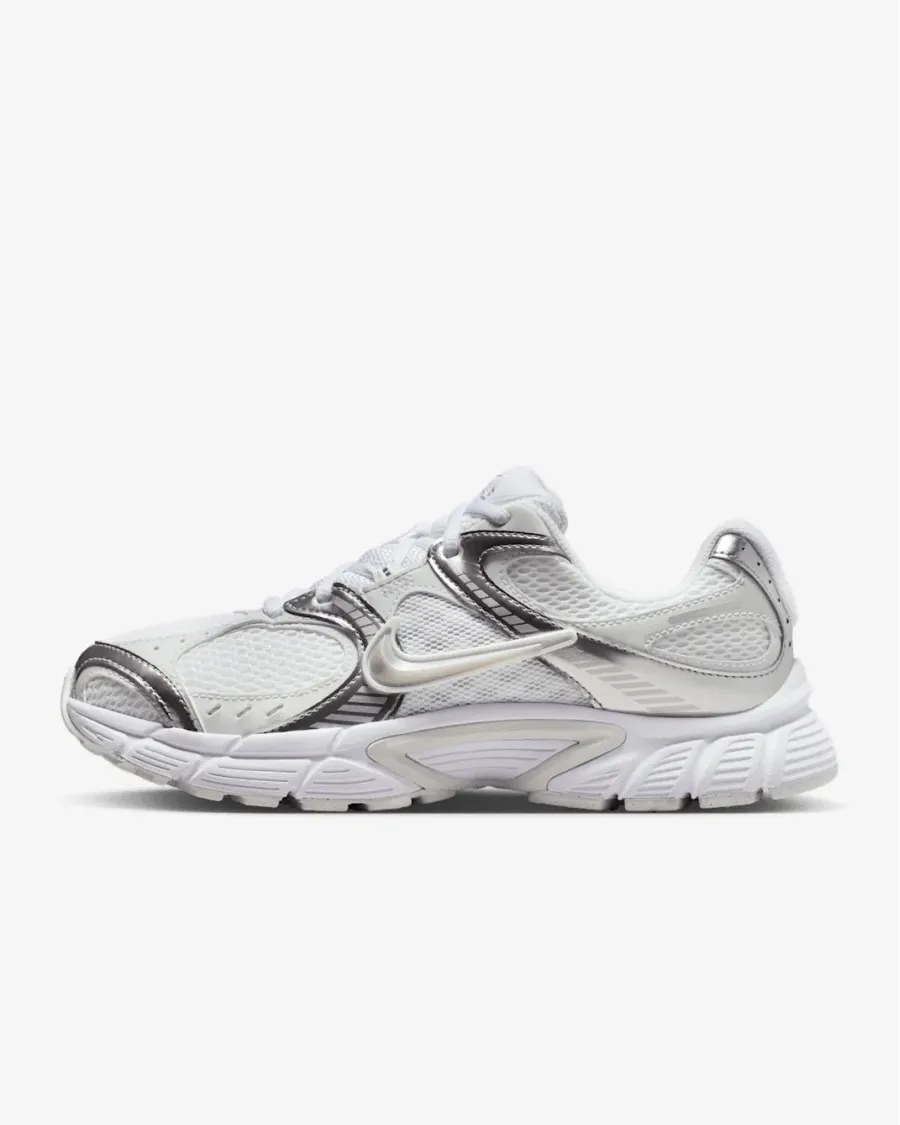 Кросівки Nike V5 RNR HQ7901-112