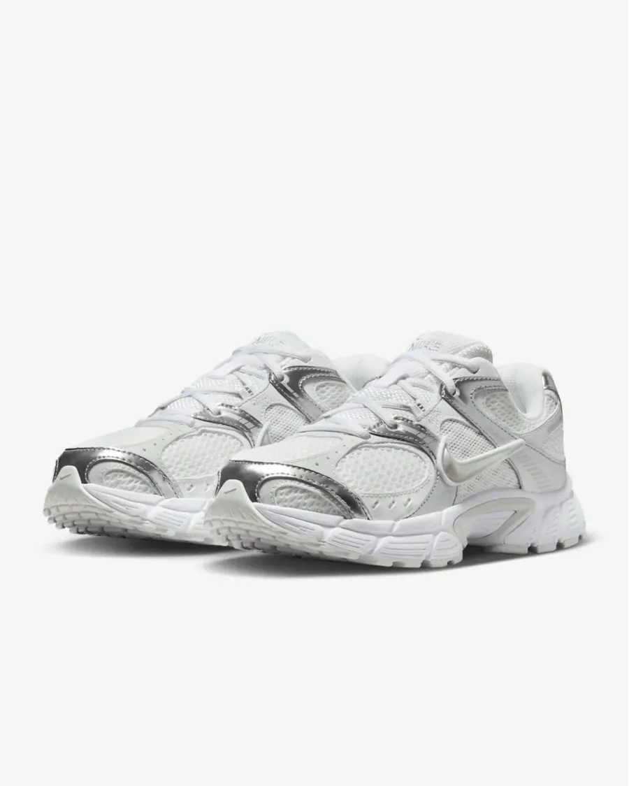 Кросівки Nike V5 RNR HQ7901-112
