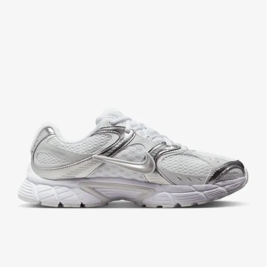 Кросівки Nike V5 RNR HQ7901-112