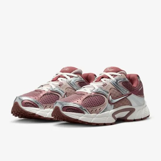 Кросівки Nike V5 RNR HQ7901-200